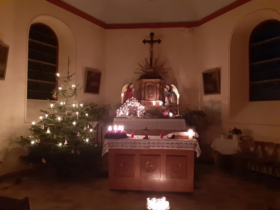 Frohe und friedliche Weihnachten aus der Basberger Kapelle🌟🕯🌟